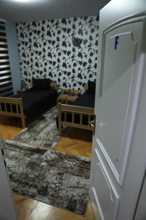 City Park Hostel Pristina Kültér fotó