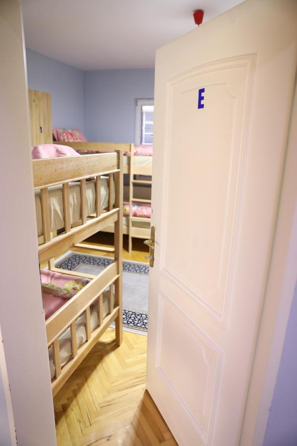 City Park Hostel Pristina Kültér fotó